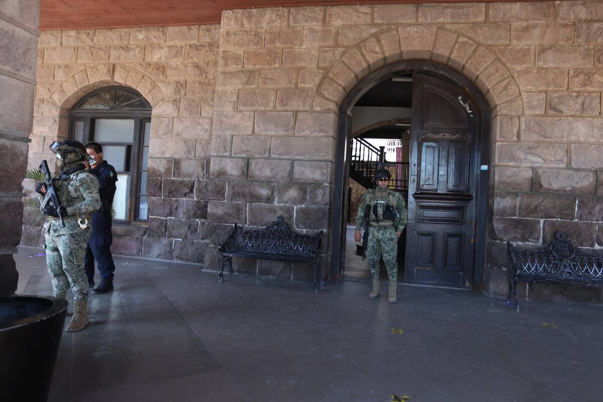 Mantendrán operativo en Guaymas tras ataque en Palacio Municipal, informa Alfonso Durazo