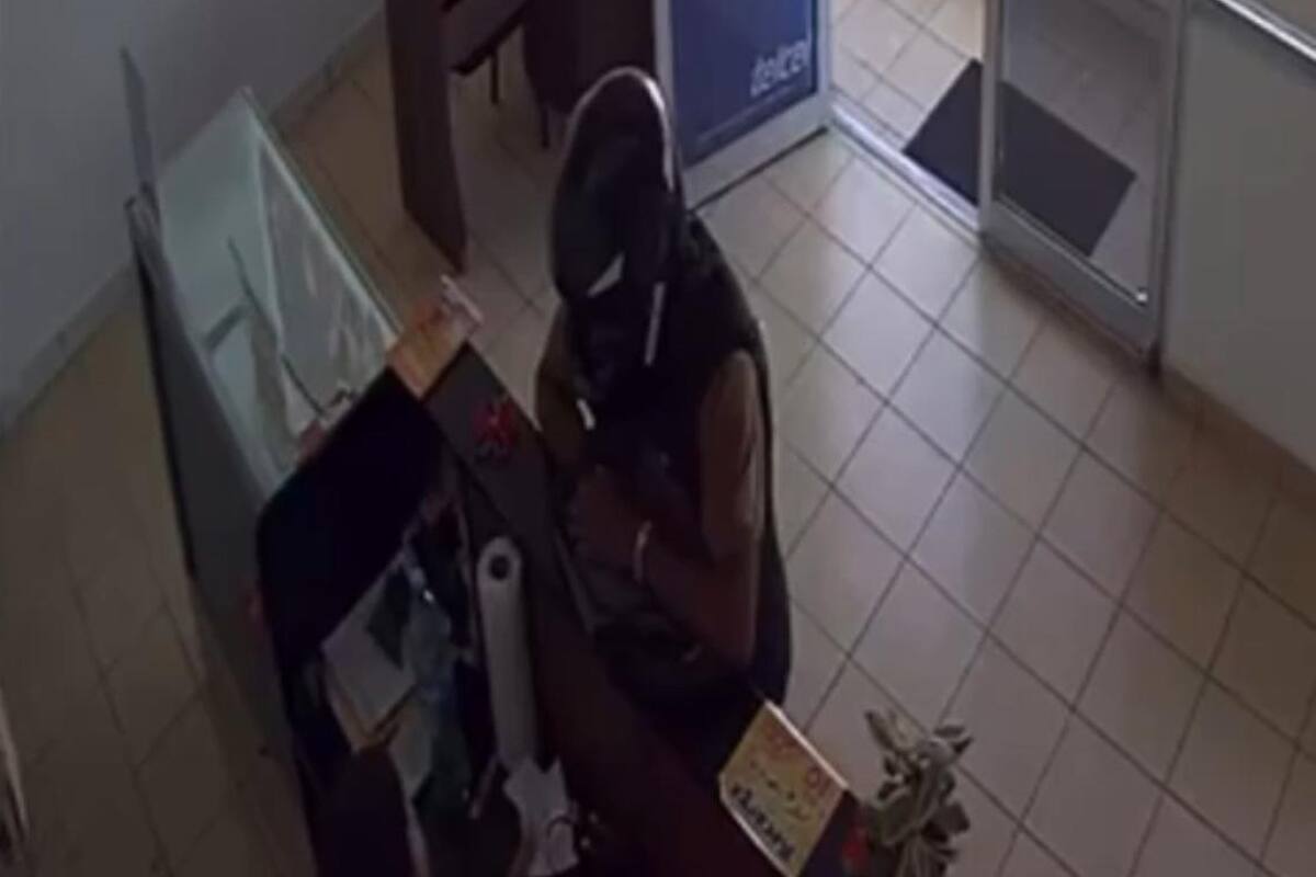 Enmascarado asalta tienda de accesorios en Rosarito