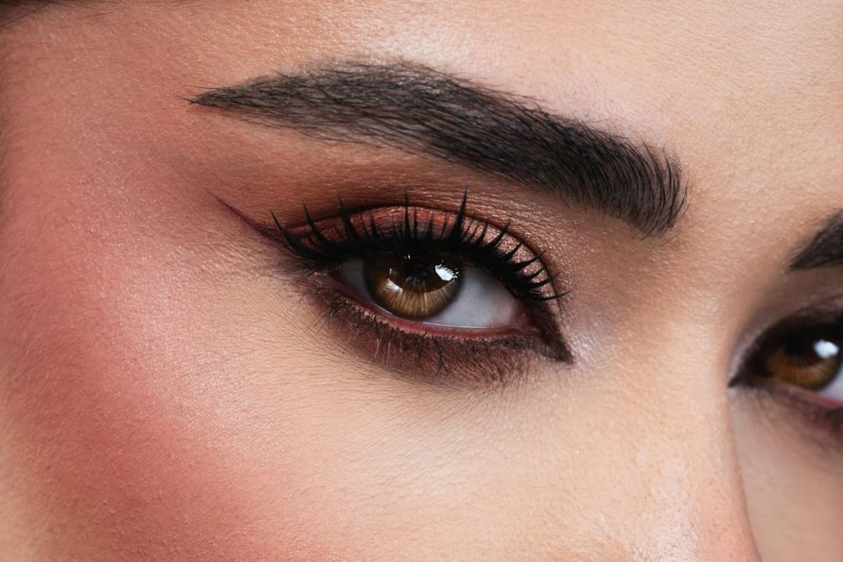 Delineado inferior difuminado: detalle que realza la mirada