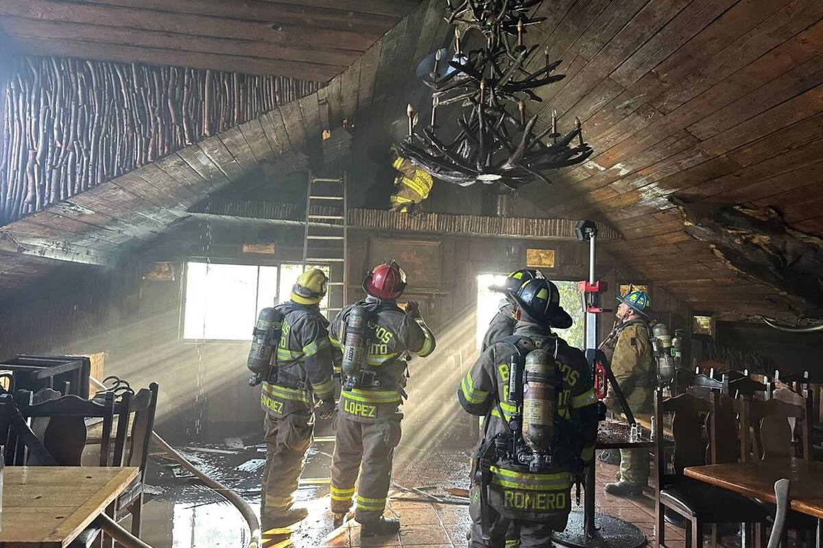 Acumulación de grasa pudo haber provocado incendio en restaurante de Rosarito