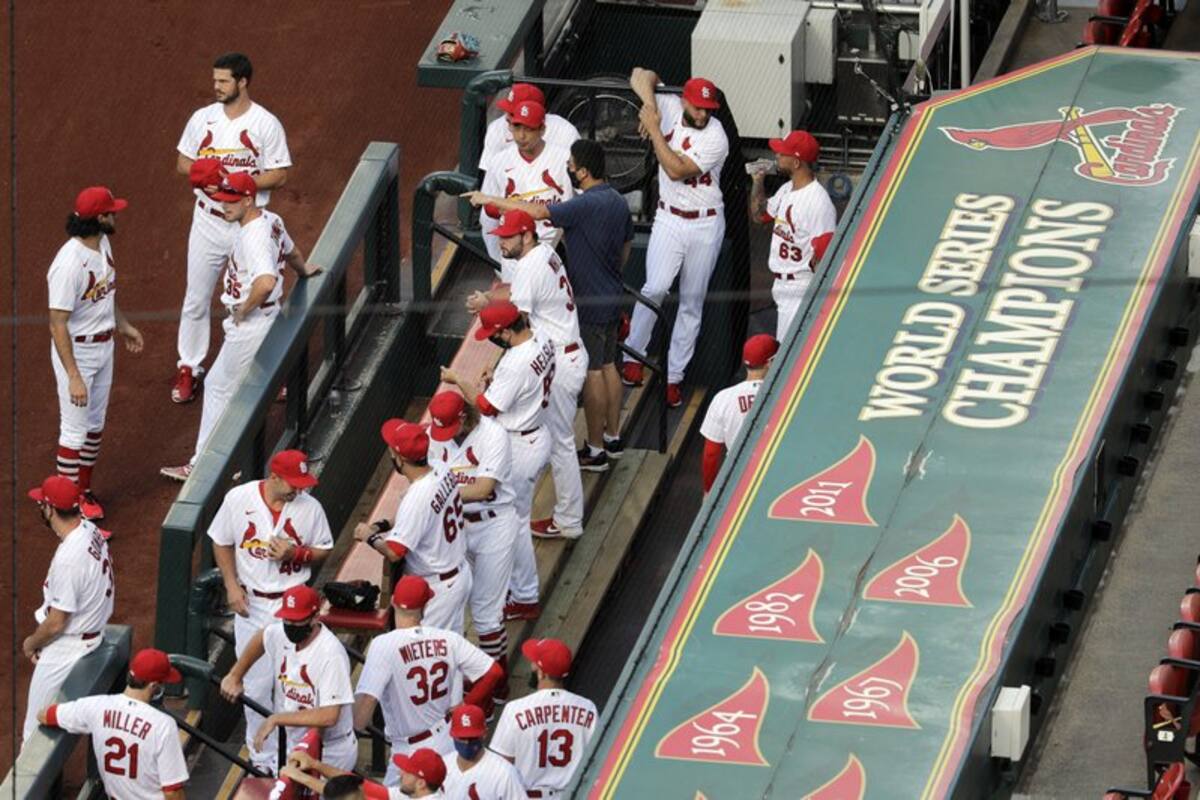 13 miembros de los Cardenales dan positivo a Covid-19; cancelan la serie en Detroit