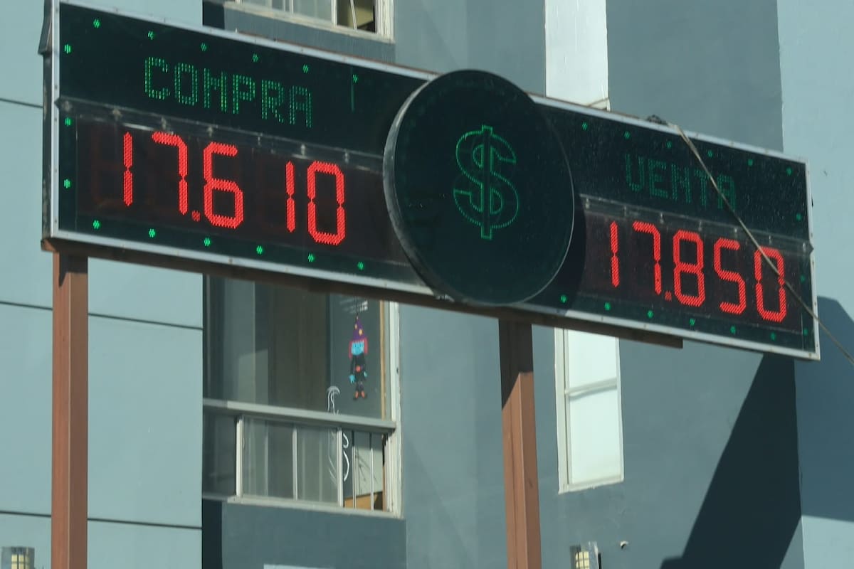 El peso mexicano se mantiene estable frente al dólar tras las elecciones en Brasil. Foto: Sergio Ortiz