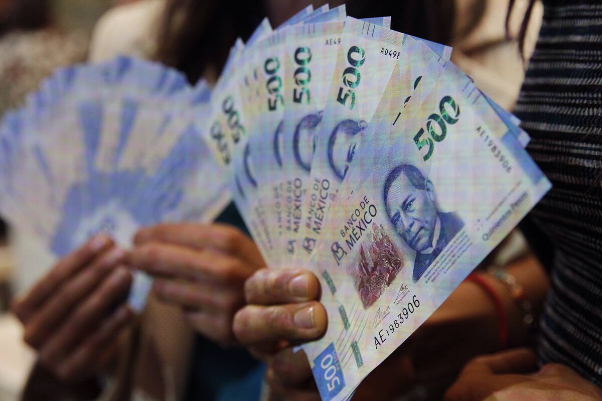 El peso mexicano es la segunda moneda más estimada de 2022