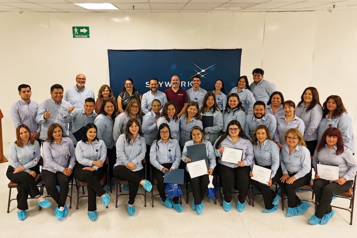 Celebración de la 5ª Generación de Graduados de Preparatoria Abierta Skyworks en Mexicali