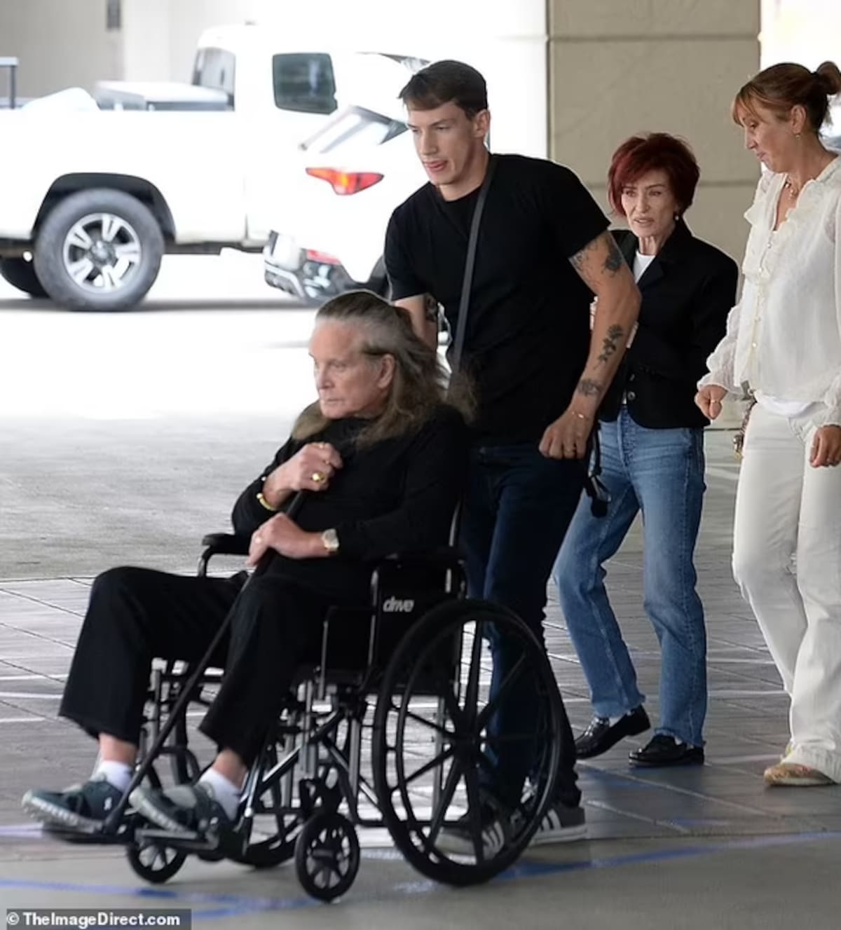 Ozzy Osbourne ya no puede caminar debido al Parkinson / Cuenta de X: @VanDoHalen