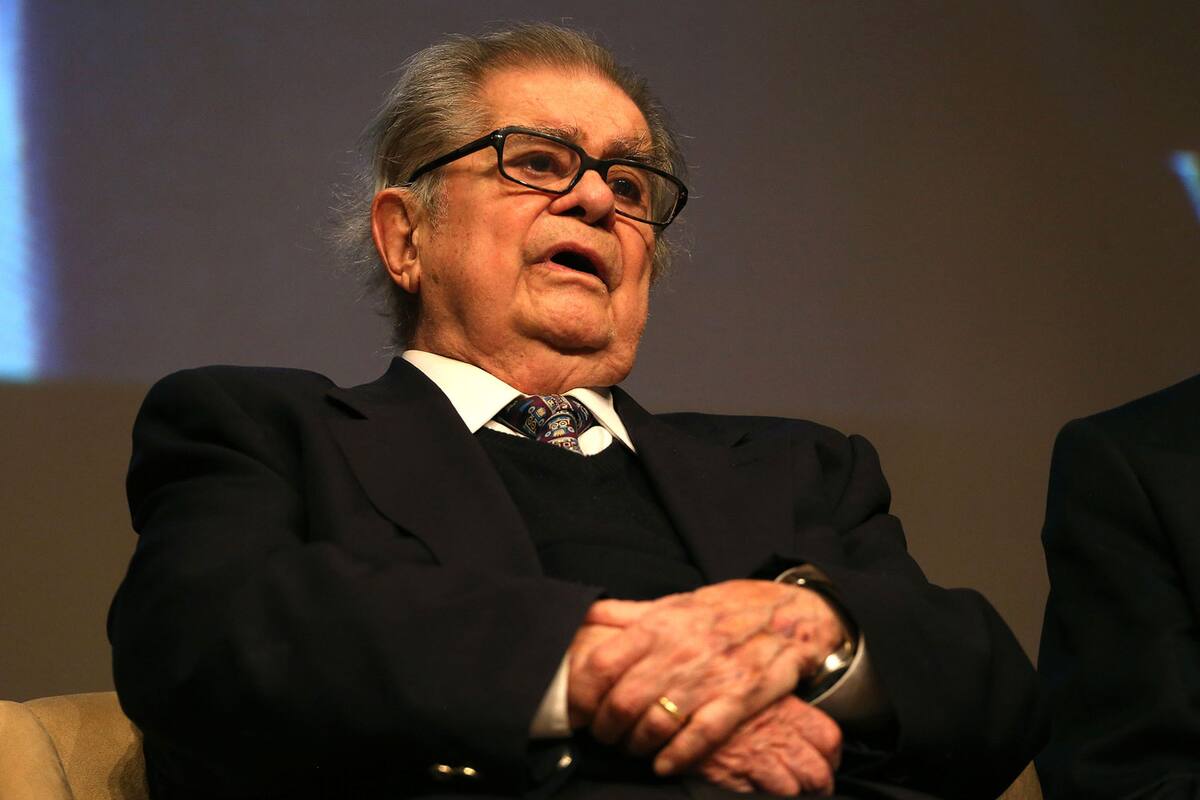 Mejora la salud del historiador Miguel León-Portilla