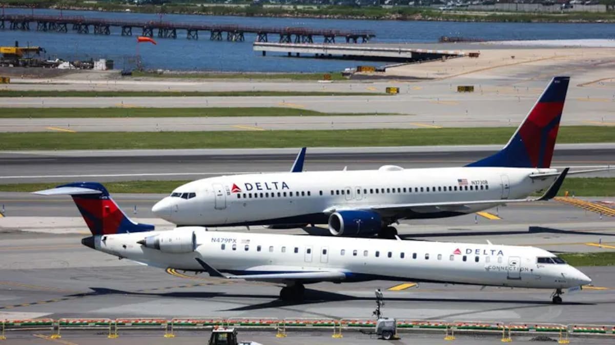 Choque entre dos aviones de United en LaGuardia sin lesionados; autoridades investigan y la aerolínea reubica pasajeros