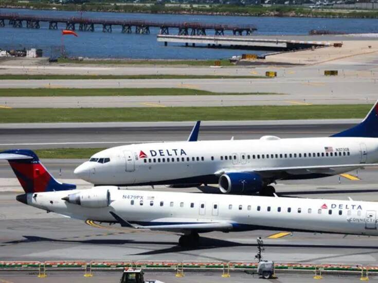 Choque entre dos aviones de United en LaGuardia sin lesionados; autoridades investigan y la aerolínea reubica pasajeros