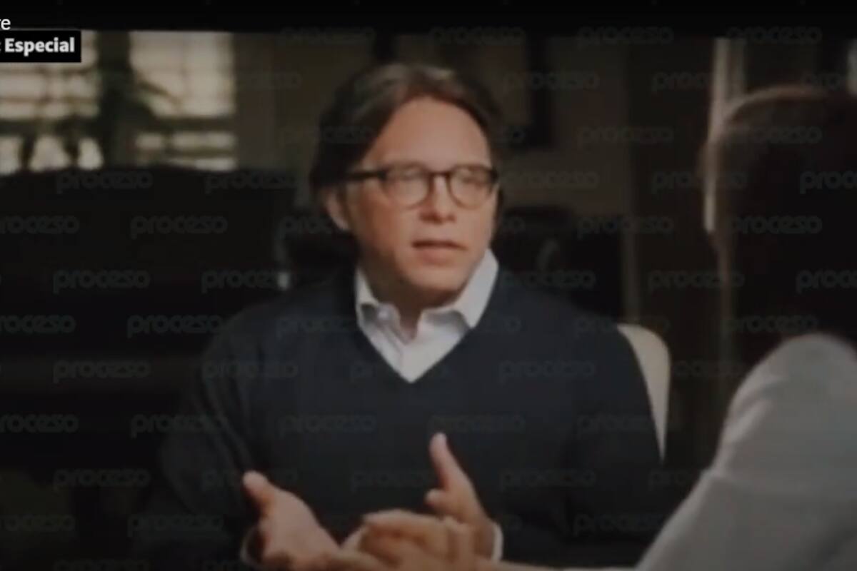 Difunden video de Clara Luz Flores con Keith Raniere, líder de NXIVM