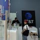 Profeco suspende sucursales de AT&T en CDMX por contratos irregulares y alerta a usuarios ante posibles prácticas abusivas