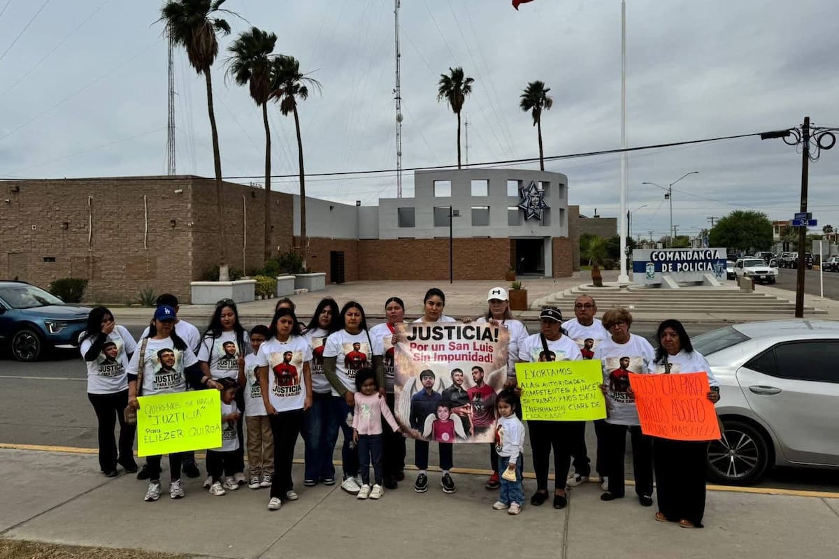 Exigen justicia familiares de víctimas de accidentes viales; mantienen protesta frente a comandancia