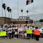 Exigen justicia familiares de víctimas de accidentes viales; mantienen protesta frente a comandancia