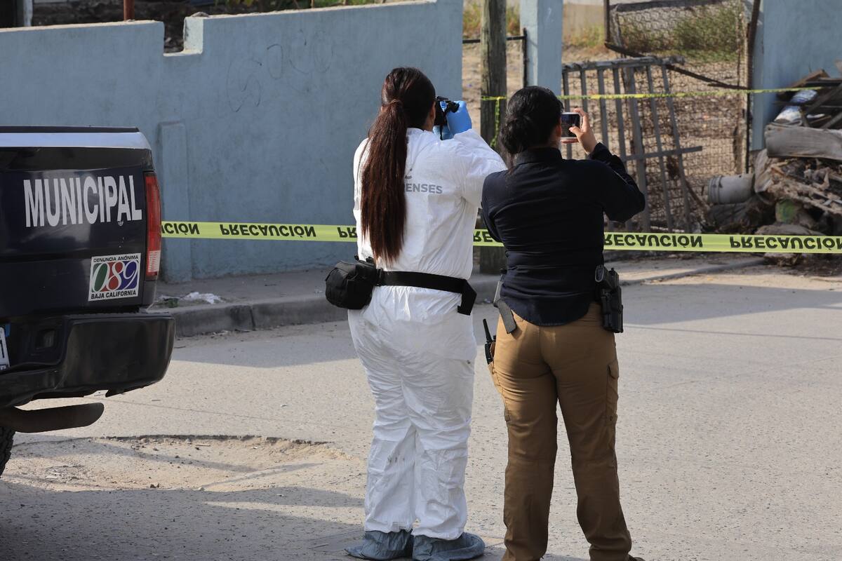 Un hombre de unos 60 años fue asesinado de un disparo en la cabeza en un predio de la colonia Niño Artillero; el agresor huyó y la FGE investiga. Foto: Sergio Ortiz