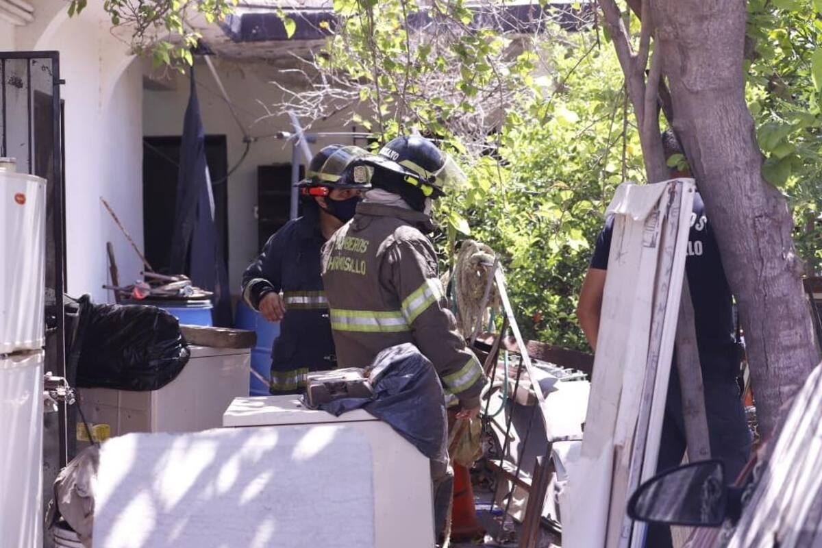 Cae el techo de domicilio y hombre resulta lesionado; Bomberos y Cruz Roja atienden