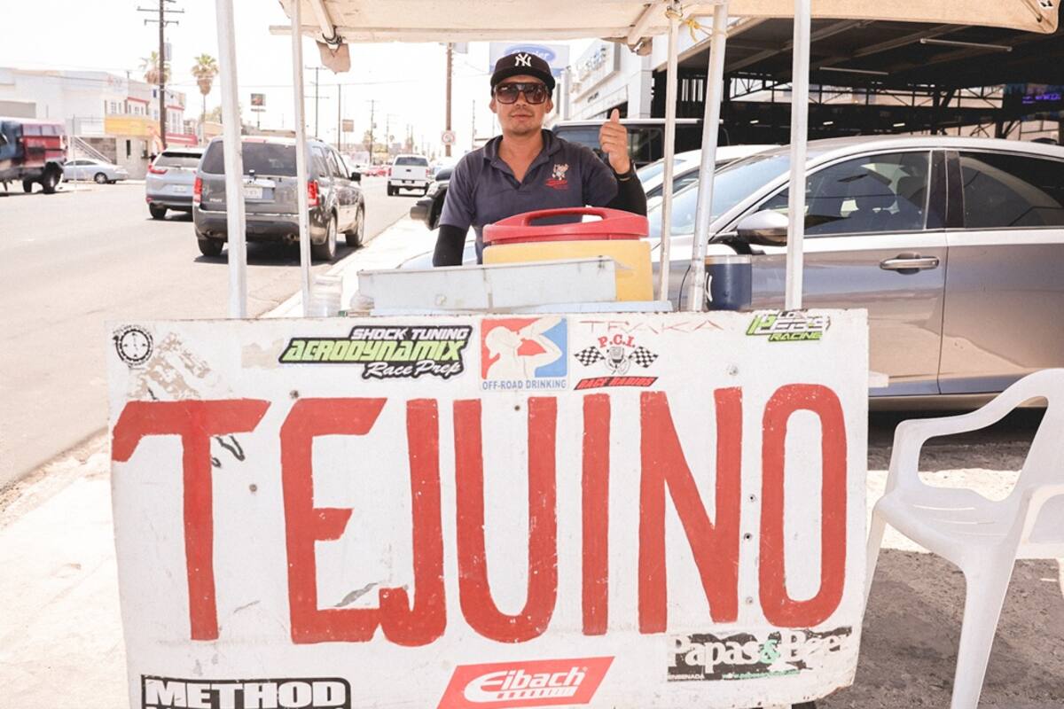 Humberto lleva más de 18 años vendiendo tejuino