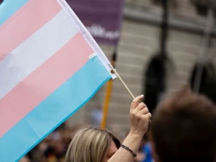 Trans y no binario obtienen reconocimiento legal en documentos oficiales: Colombia aprueba un cambio sin precedentes para incluir nuevas categorías en el campo sexo de cédulas y registros, impulsando derechos LGBTIQ+ y combatiendo la violencia que afecta especialmente a mujeres trans