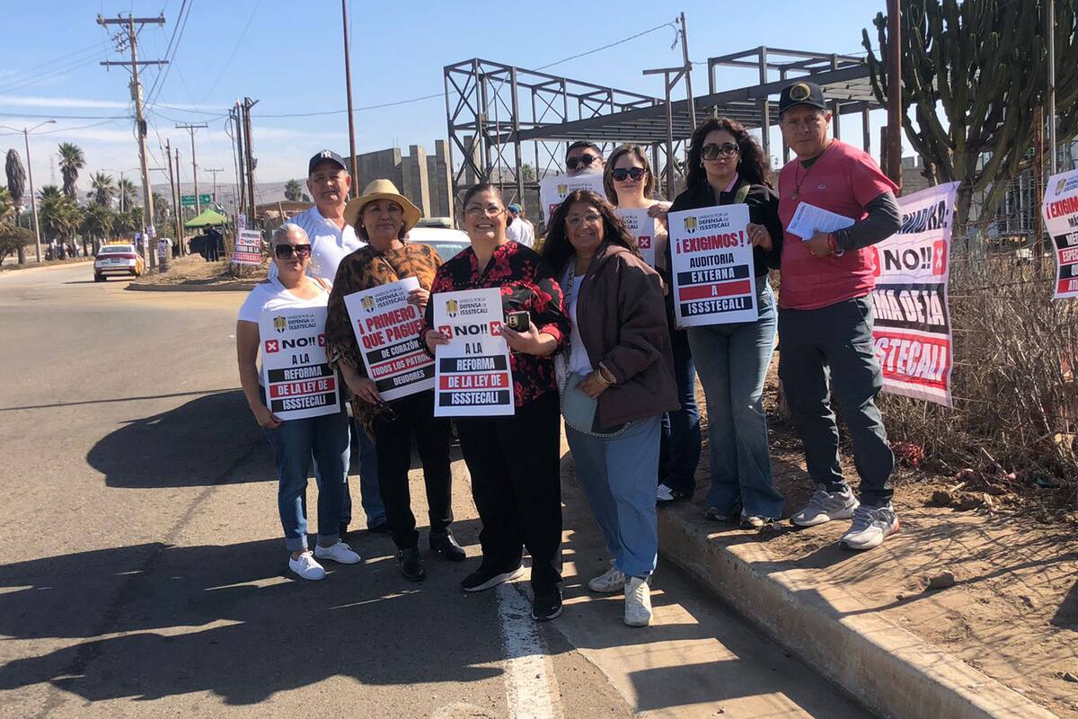 Protestan contra reforma de ley del Issstecali