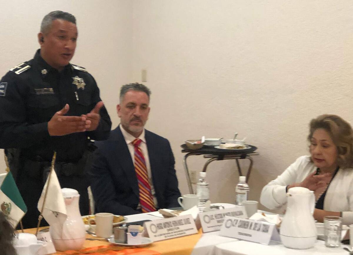 Ante el Grupo de Madrugadores, Hugo Antonio Hernández Juárez, director de la Secretaría de Seguridad Ciudadana, habló sobre la situación que viven los policías en Rosarito.