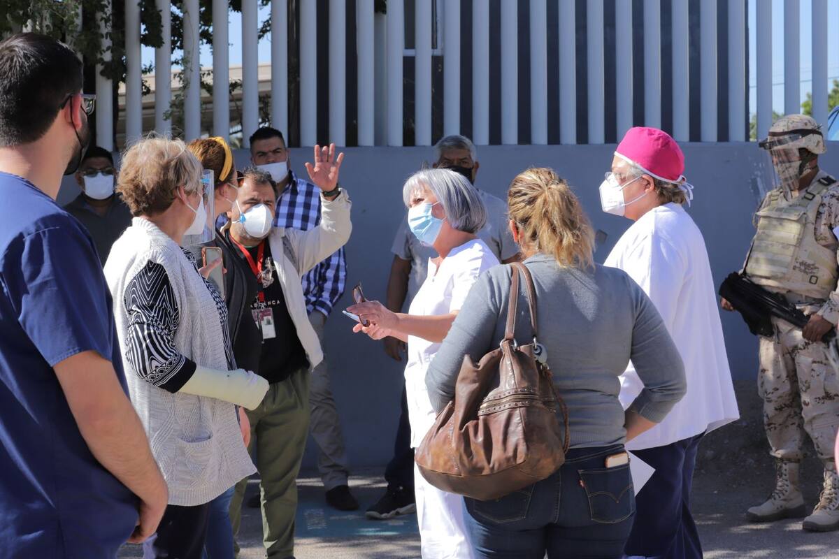 Más de 500 pacientes Covid-19 luchan por su vida en hospitales de Baja California