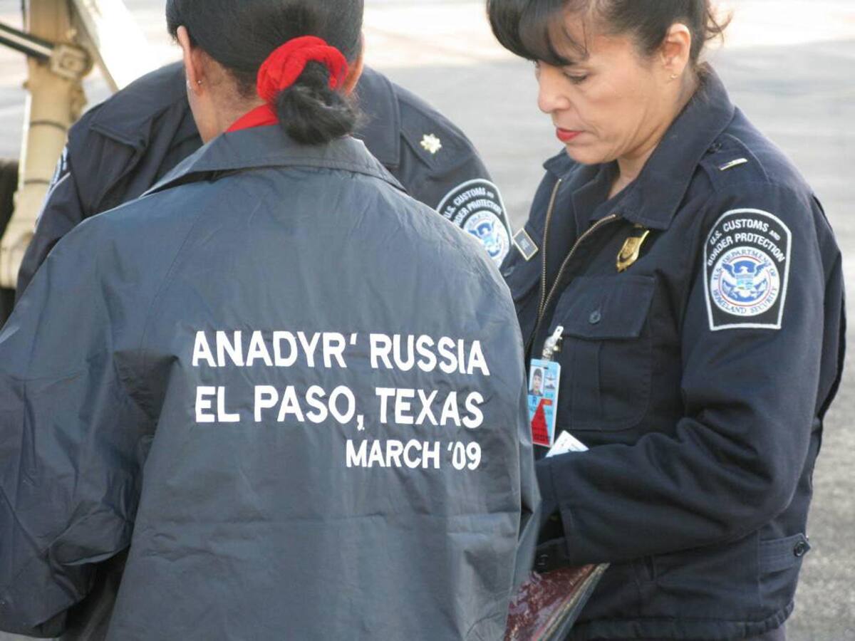 Elementos de la Patrulla Fronteriza (CBP) vigilando la frontera de Estados Unidos con México. | EFE