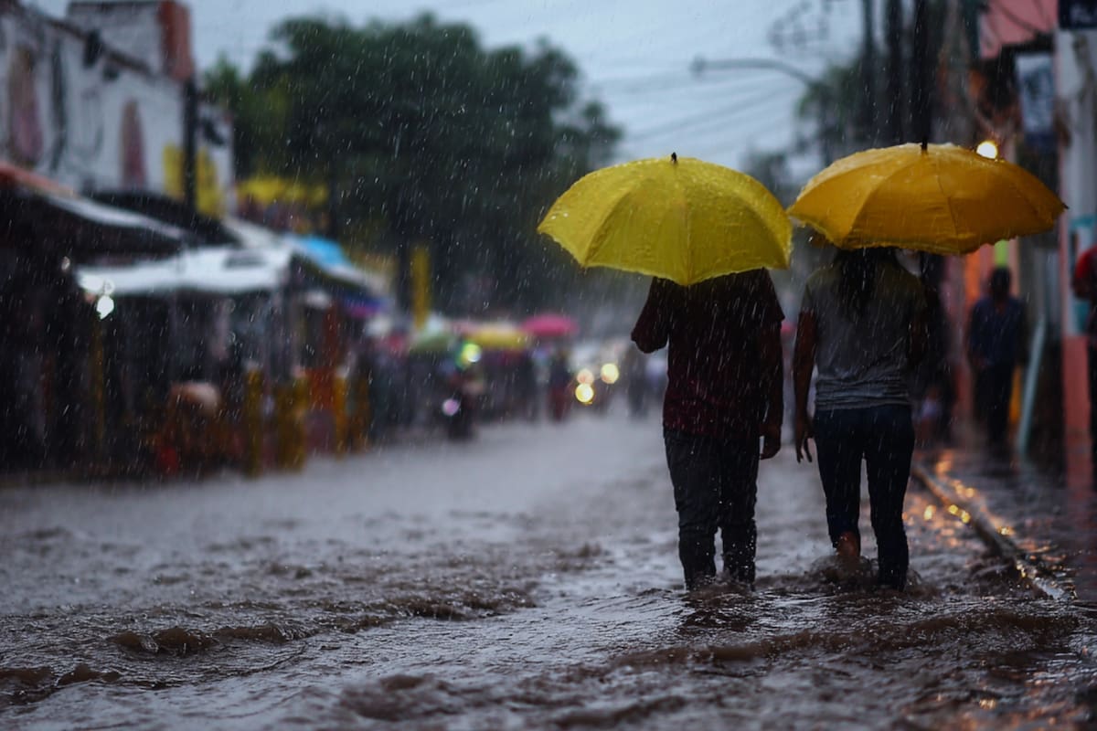 SMN alerta por lluvias peligrosas en varios estados de México