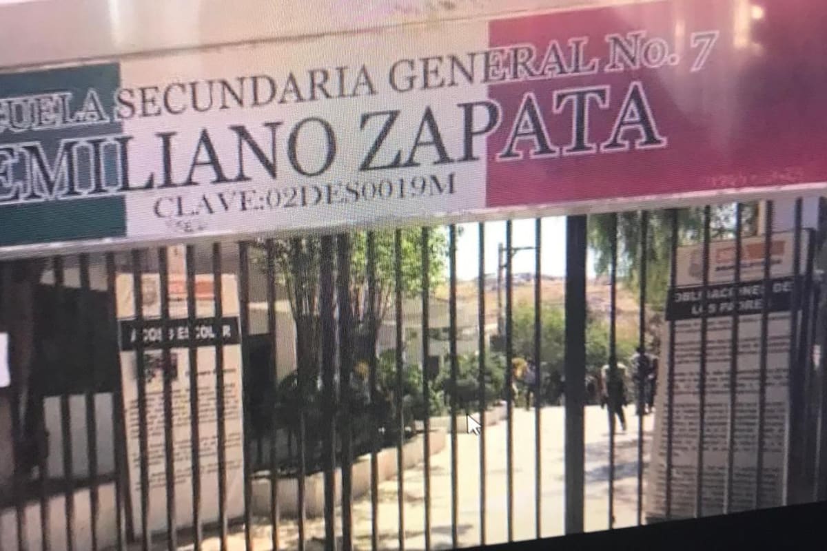 Atienden a tres estudiantes por presunto consumo de alcohol en secundaria de Rosarito