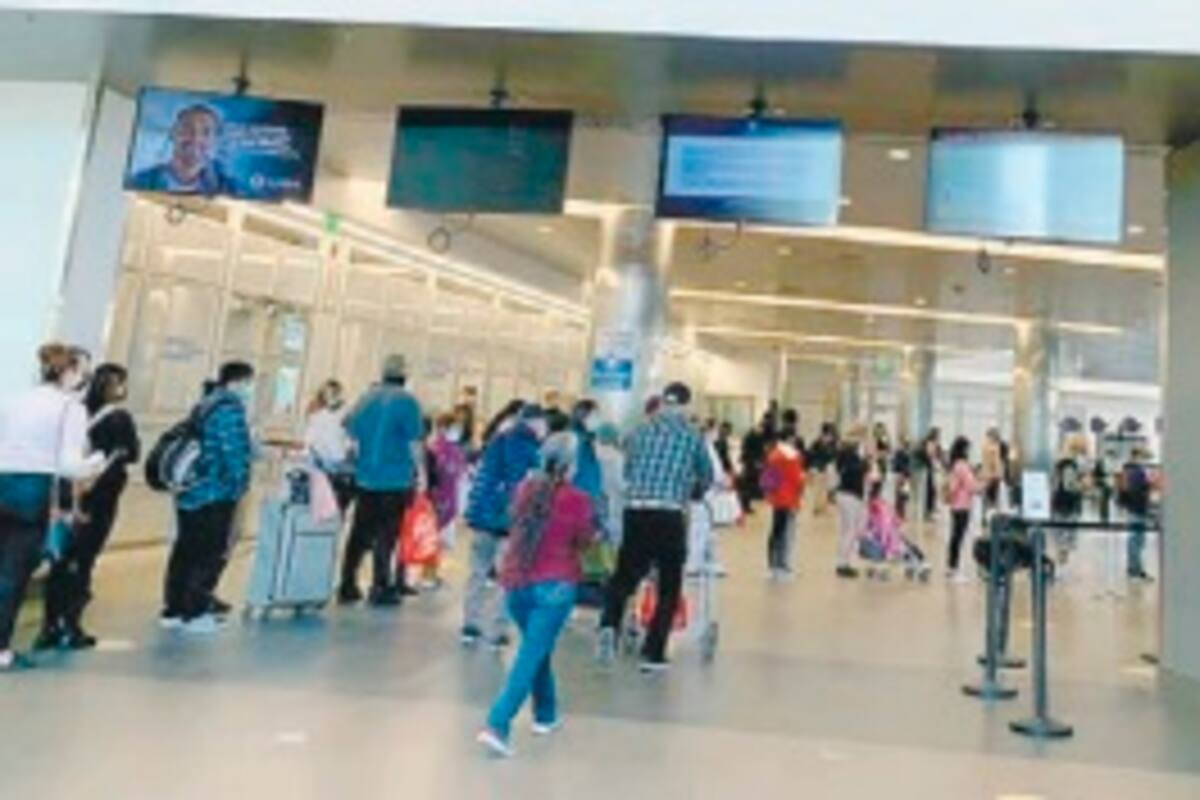 Recomiendan evitar las ‘horas pico’ a viajeros no esenciales