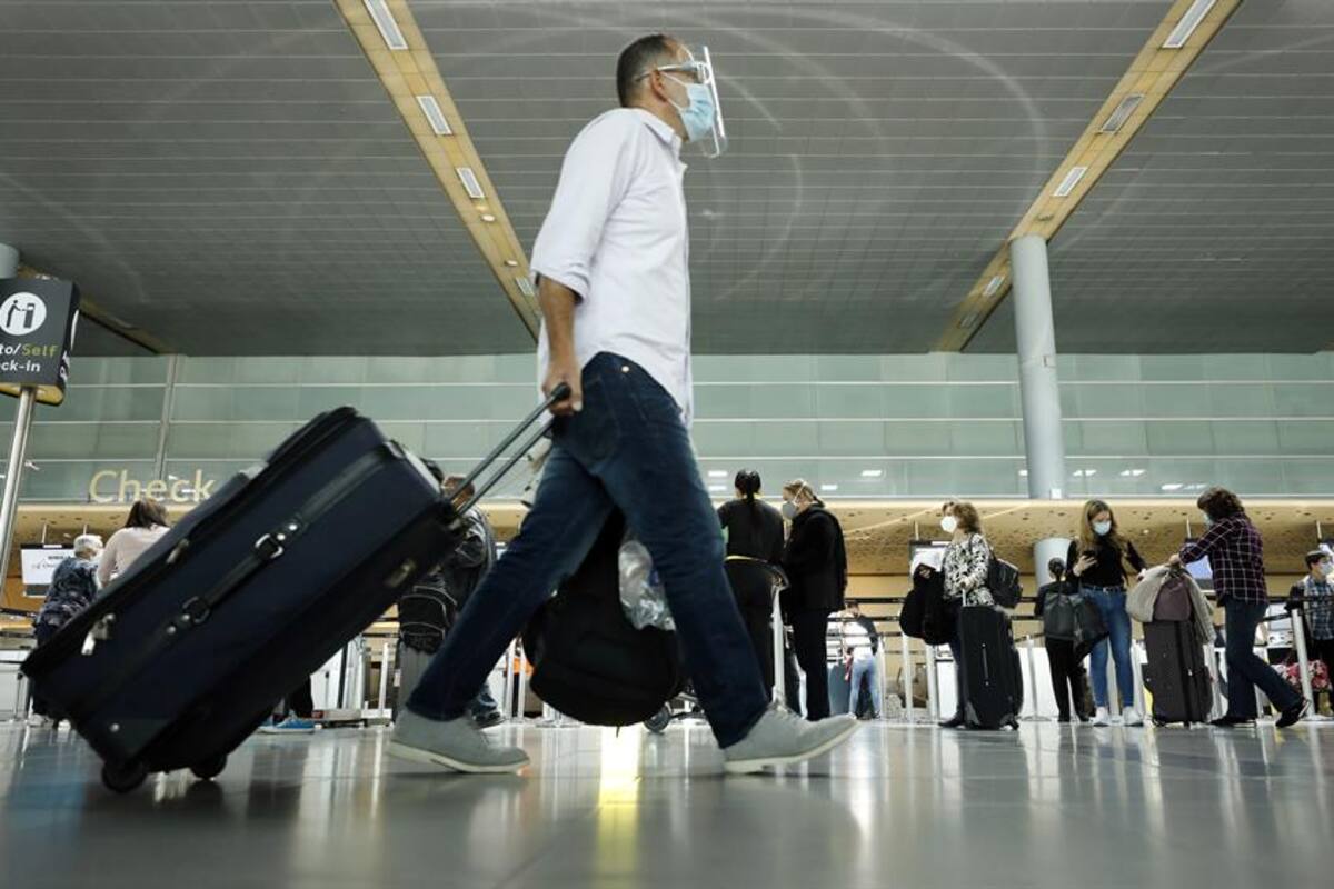 Alerta México de crisis económica por restricción de viajes de Canadá