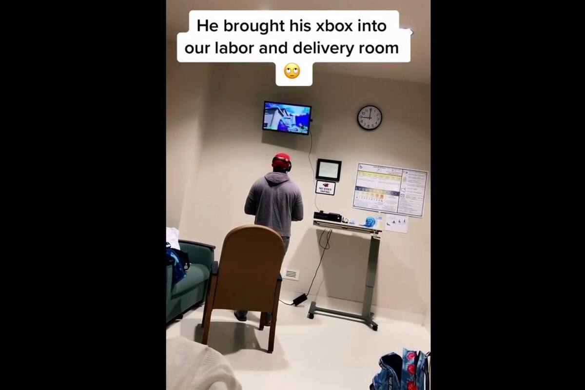 VIRAL: Hombre se lleva su Xbox al hospital y jugó en lo que nacía su hijo