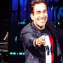 Robbie Williams cumple una promesa de hace 20 años e invita a Omar Chaparro a cantar en CDMX