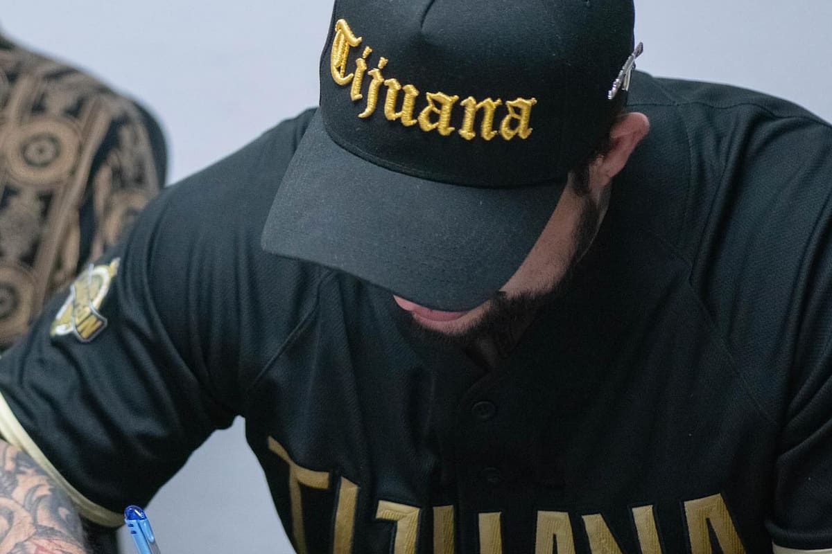 Emiliano Aguilar vuelve a señalar a la disquera Alzada