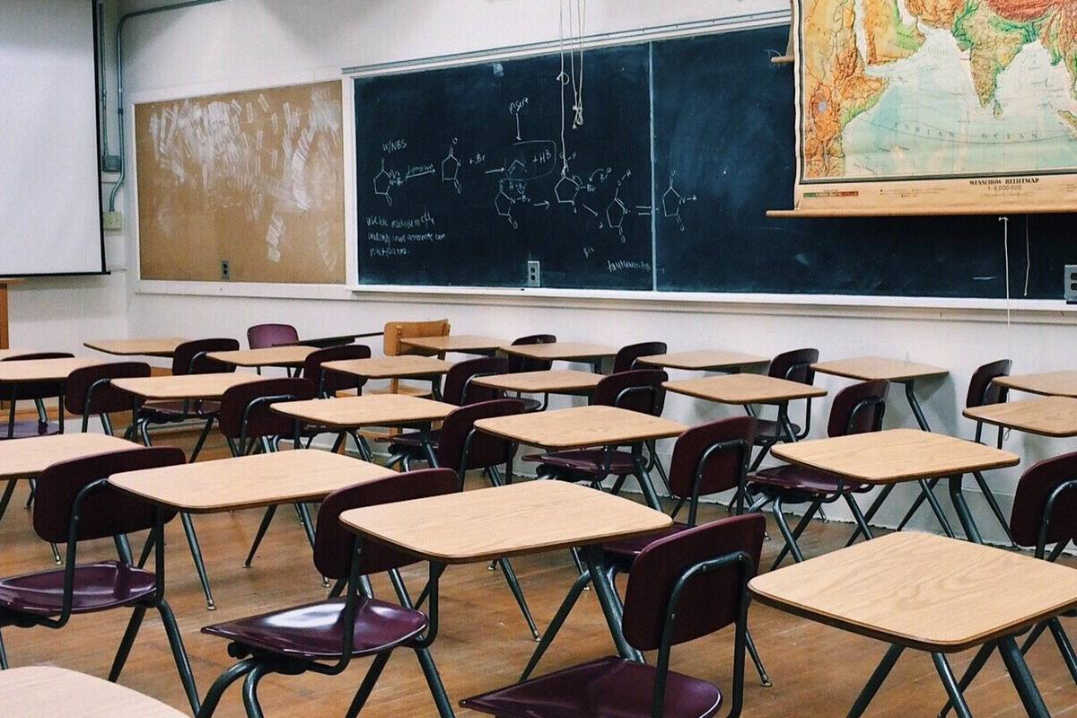 Roban escuela en colonia Olivares