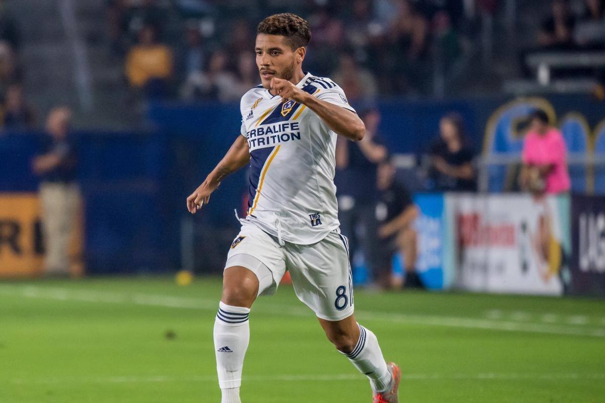 Jonathan Dos Santos le mandó un mensajito a su 'compa' Carlos Vela