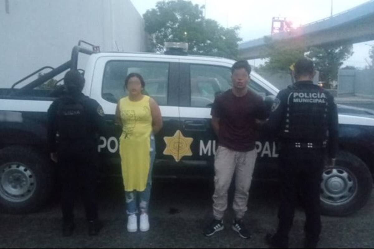 Vecinos amarran a pareja de ladrones a un poste en Querétaro