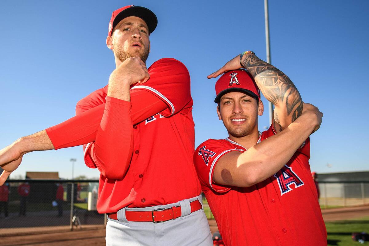 Gerardo Reyes sale del roster de 40 de Angels por lesión en el codo