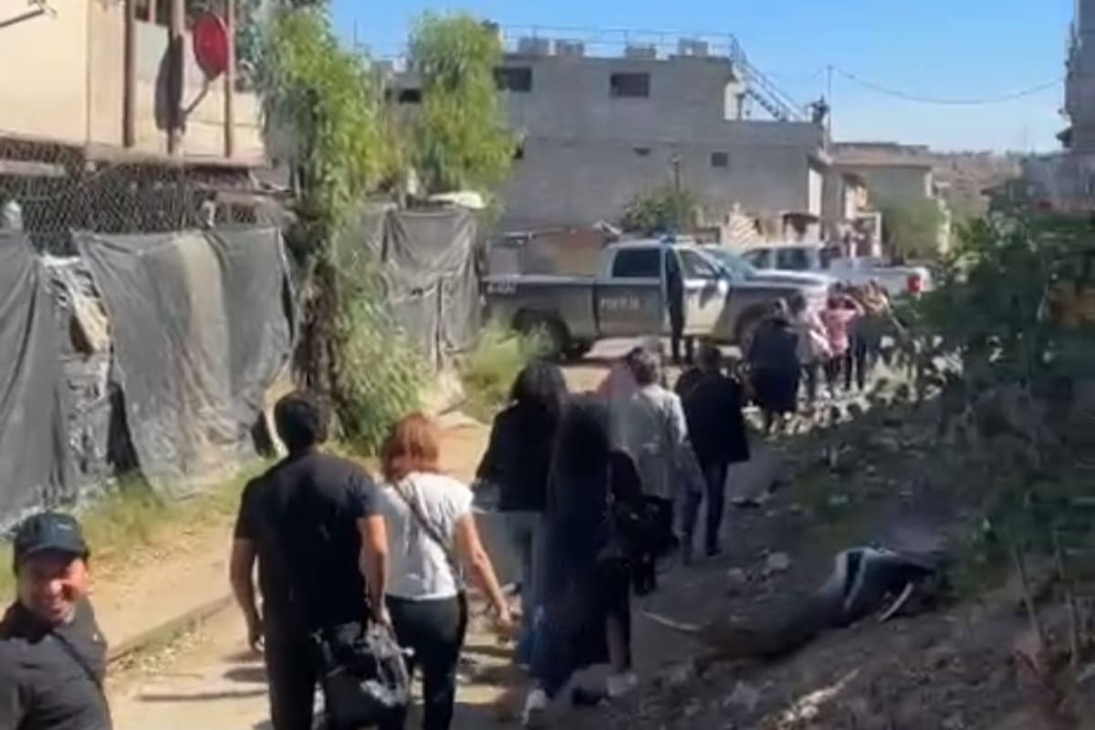 Asisten a pasajeros de tren turístico varado por falla mecánica
