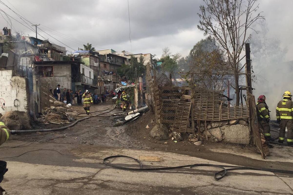 Incendio consume siete viviendas en colonia Las Torres en Tijuana