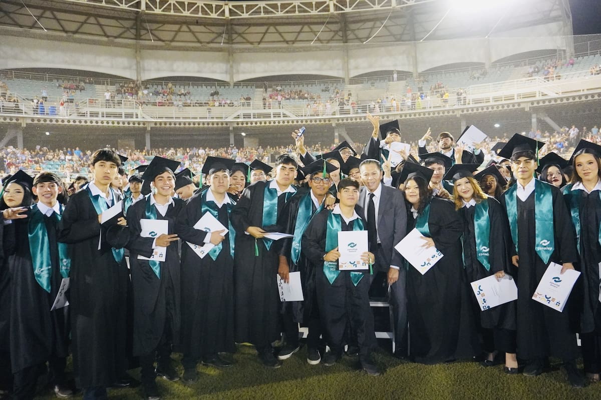 Egresan 550 jóvenes del Conalep en SLRC