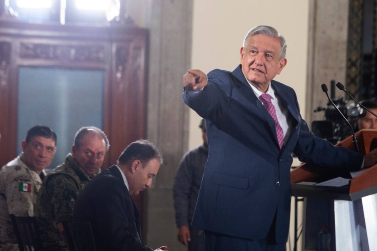 Ex chofer de AMLO hoy vive de la venta de flores mientras espera justicia de la 4T