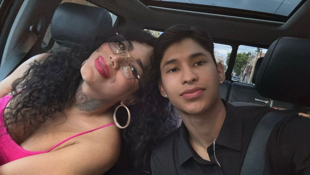 Tunden a Paola Suárez por presunta relación con un joven de 18 años  / Redes Sociales: @delariva101