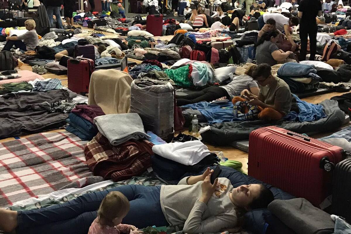 Más de 800 migrantes ucranianos permanecen en la Unidad Benito Juárez de Tijuana