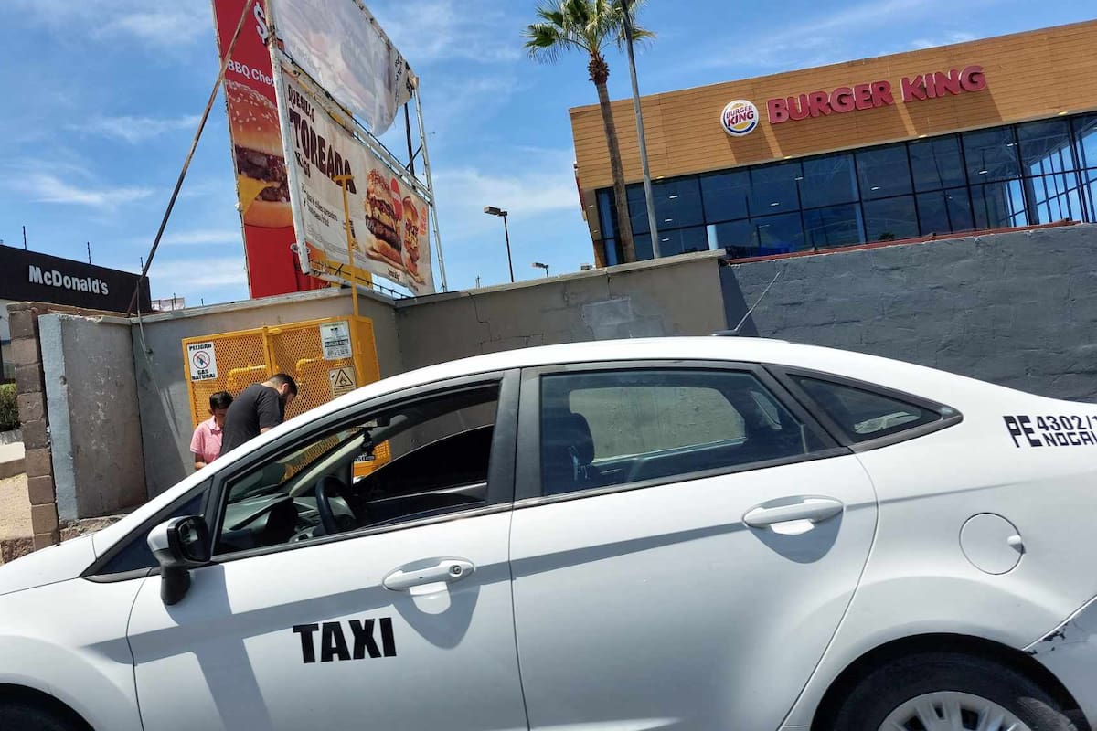 Vehículo robado en Nogales era usado como taxi