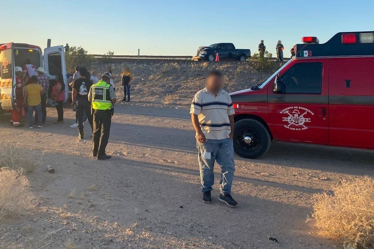 Camioneta se estrella contra tráiler en la carretera Sonoyta-San Luis; hay lesionados