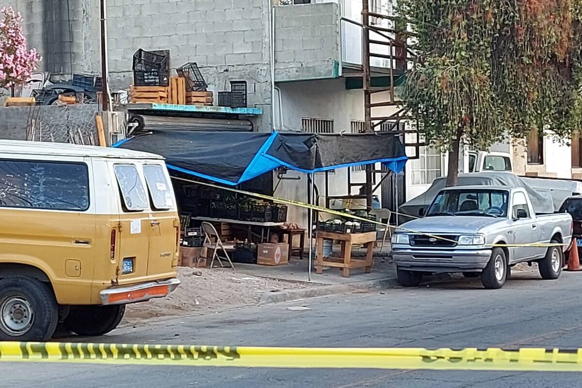 Ultiman a adulto mayor en frutería de Lomas Taurinas