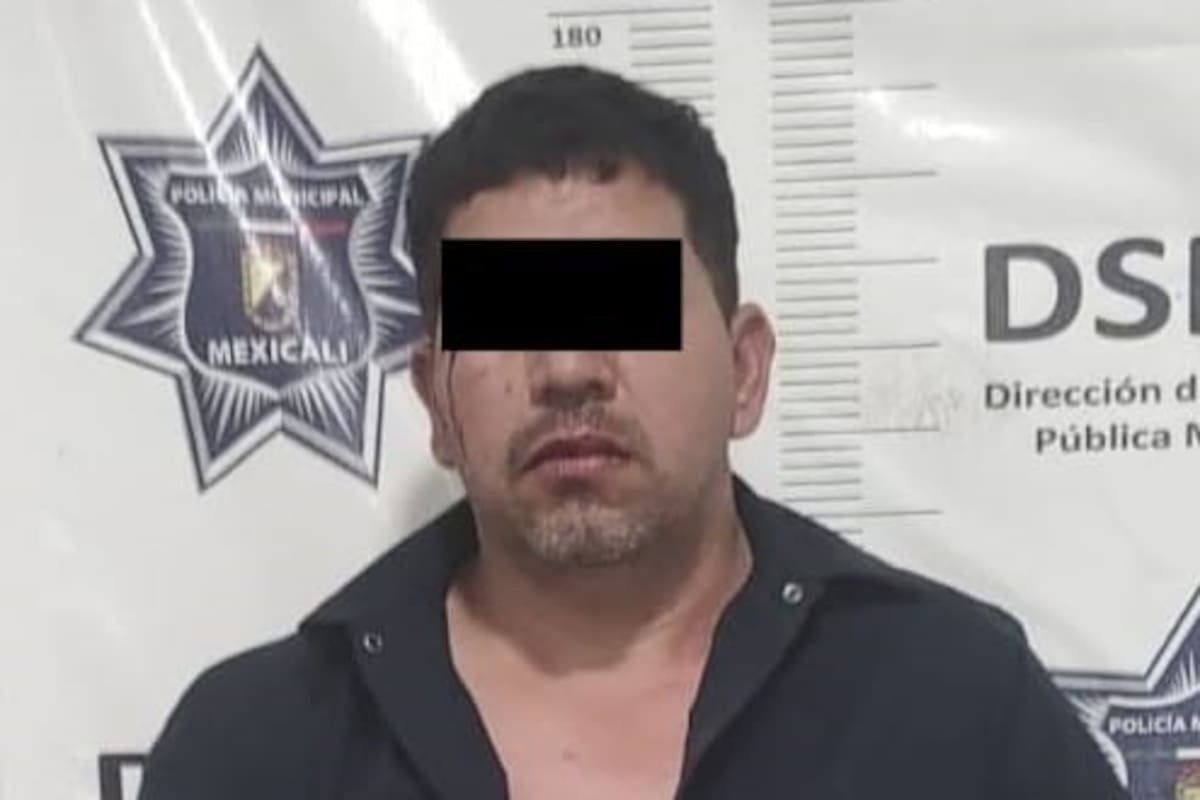 Conductor alcoholizado estrella su camioneta contra patrulla en Los Encinos