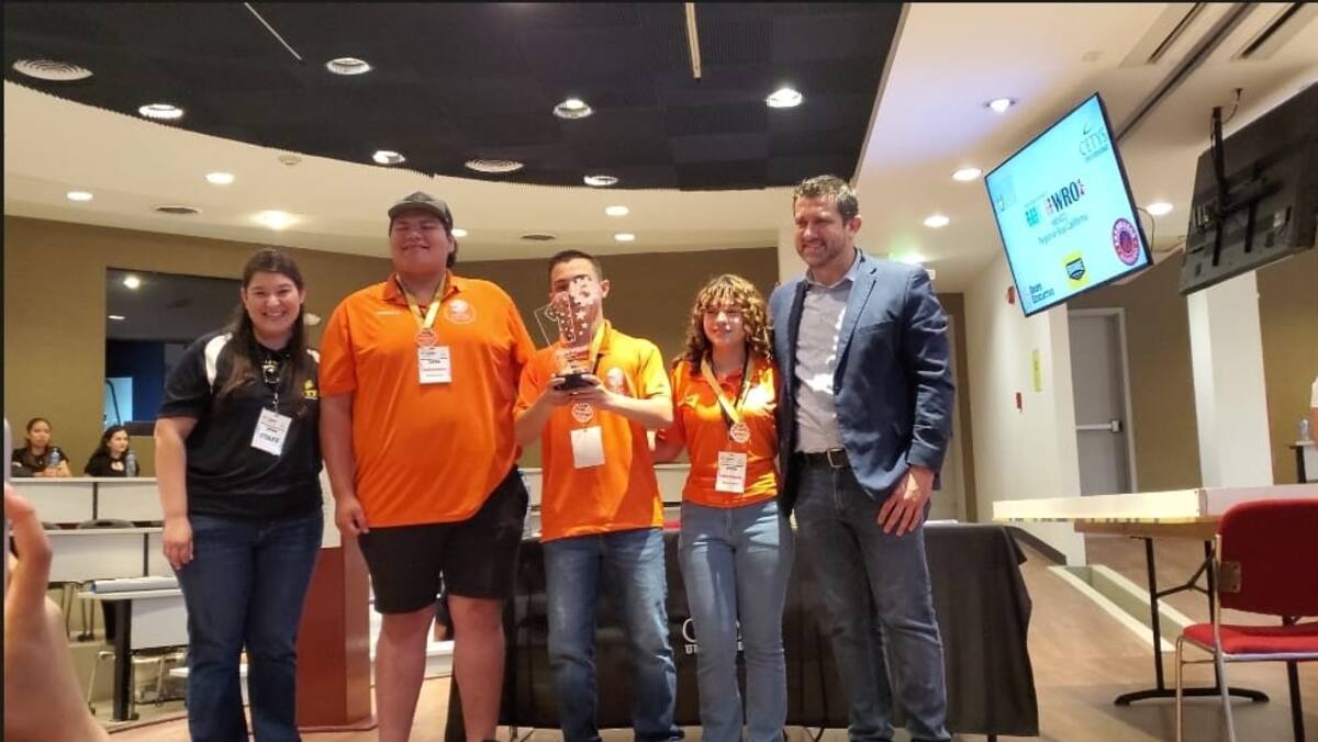 Ana Paula Frías Olivas, Diego Pereida Arochi, Sergio Amid Hernández y el coach, Iván Ramón Hernández / Foto: Marco Manríquez