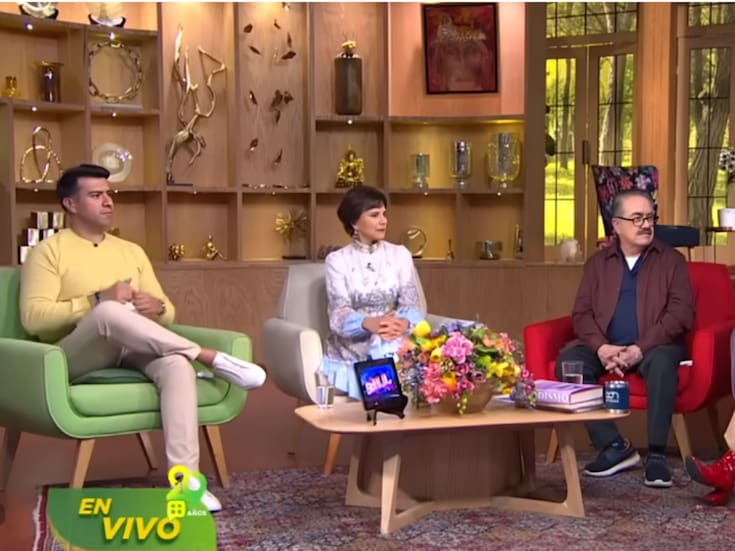 “Sale medio encuerada”: Conductores de Ventaneando critican show de Cazzu en CDMX por su vestuario y actitud en el escenario