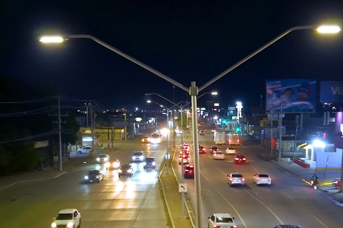 Fallas de alumbrado público se atenderán más rápido en 12 bulevares de Hermosillo con ampliación de telegestión de supervisión y control remoto