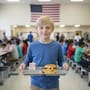 En México, los desayunos del DIF no llegaban ni al 20% de los alumnos; en EEUU, millones de estudiantes comen todos los días en la escuela