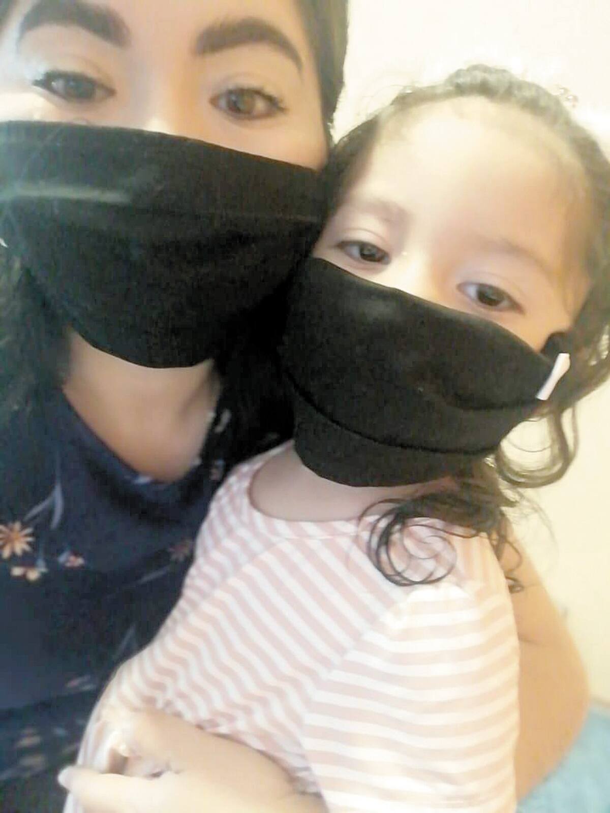 Fatima Ballesteros y su hija Ivanna siempre han sido muy unidas, por eso le pesa tanto estar separada de ella aunque sabe que es por su bien.